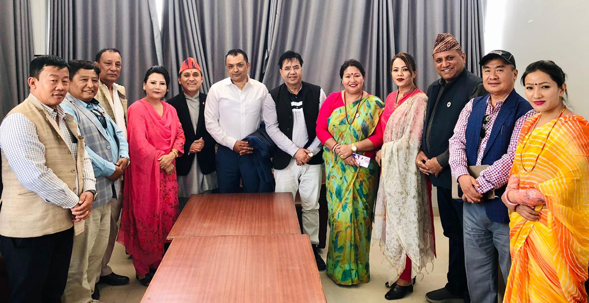 काङ्ग्रेस कोशीका सासदहरु केन्द्रीय नेताहरुका साथ काठमाडौमा। फाइल तस्वीर